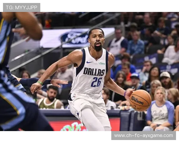 NBA独行侠精准抓住配置优势,连续回合产生威胁