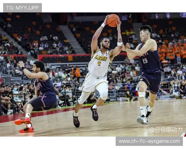 CBA球员技艺精湛，赛场上的精彩瞬间感动全场，cba里